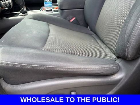 Used 2017 Nissan Pathfinder SV AWD/4WD image 21