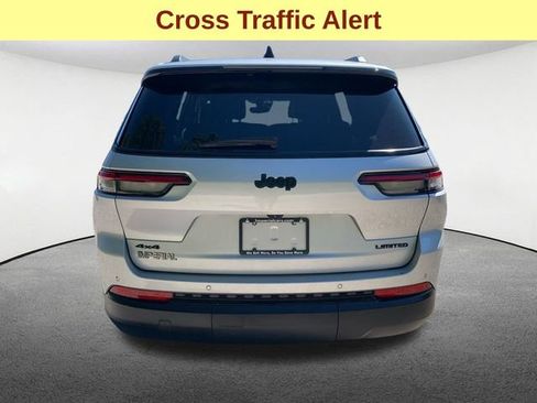 Used 2024 Jeep Grand Cherokee L Limited w/ Black Appearance Package AWD/4WD image 11