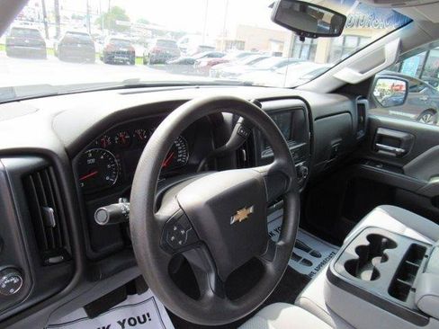 Used 2018 Chevrolet Silverado 1500 Custom w/ Custom Value Package AWD/4WD image 22