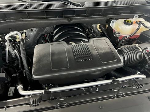 Used 2025 Chevrolet Suburban RST image 36