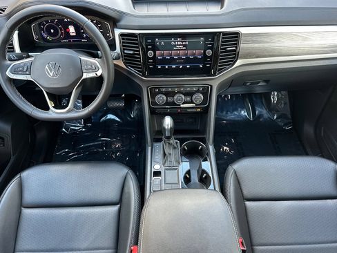 Used 2023 Volkswagen Atlas Cross Sport SE FWD image 12