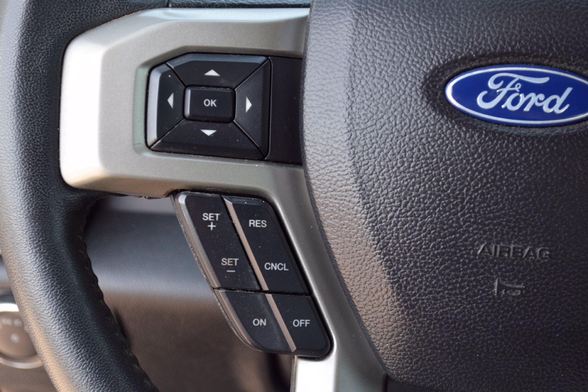 Used 2020 Ford F250 Lariat w/ Lariat Ultimate Package AWD/4WD image 8
