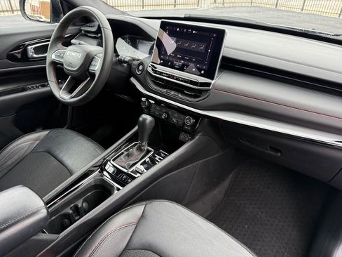 Used 2024 Jeep Compass Trailhawk image 17