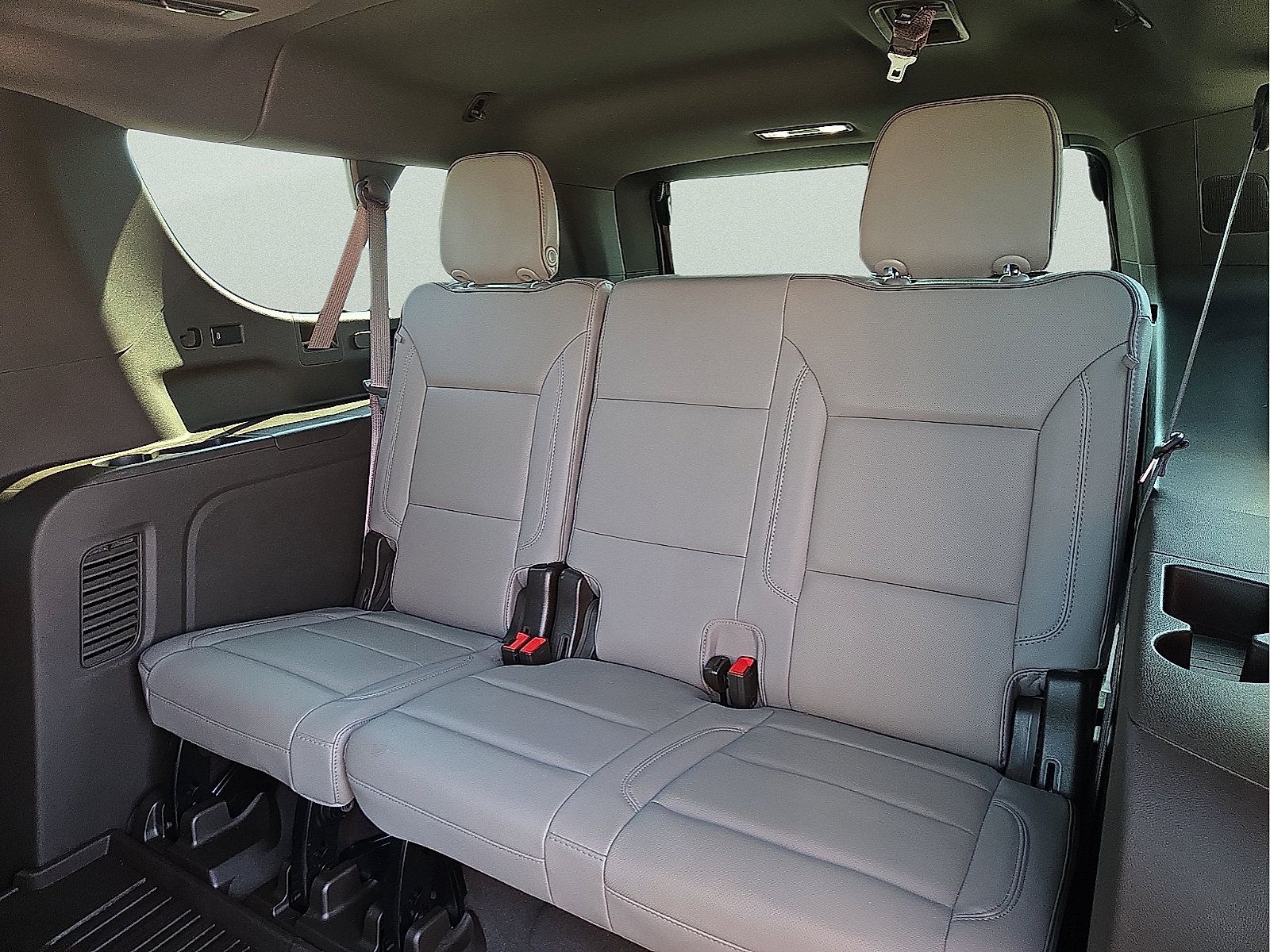 Certified 2023 GMC Yukon XL SLT w/ SLT Luxury Package AWD/4WD image 10