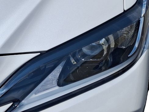 Used 2025 Lexus ES 350 w/ Premium Package FWD image 10