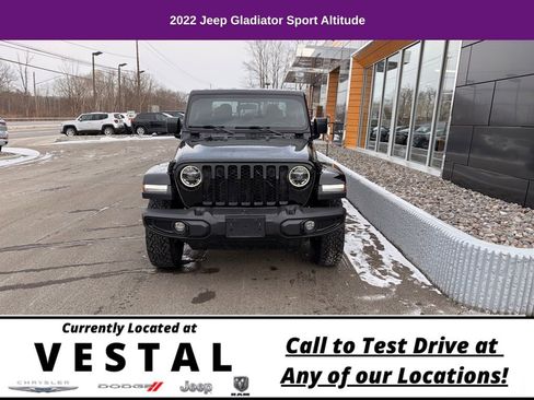 Used 2022 Jeep Gladiator Sport AWD/4WD image 4