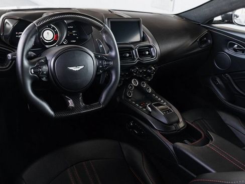 Used 2019 Aston Martin V8 Vantage Coupe RWD image 2