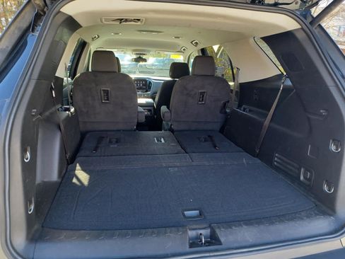 Used 2020 Chevrolet Traverse LT w/ Driver Confidence II Package image 19