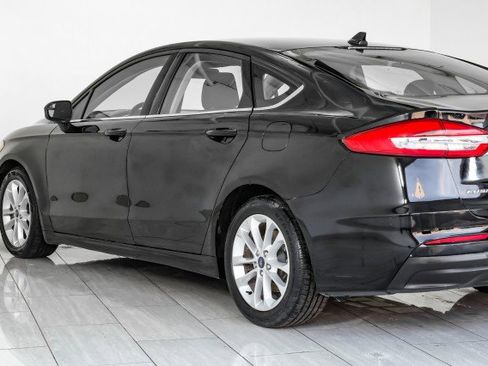 Used 2020 Ford Fusion SE image 61