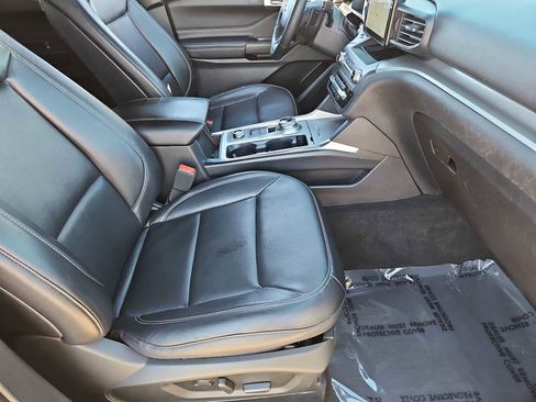 Used 2020 Ford Explorer XLT w/ Equipment Group 202A image 22