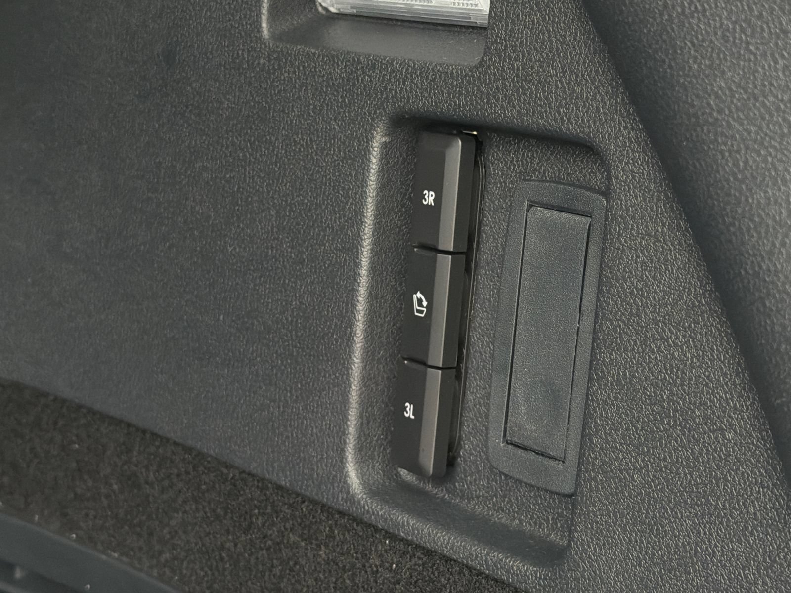 New 2027 Lincoln Aviator AWD w/ Jet Appearance Package image 9