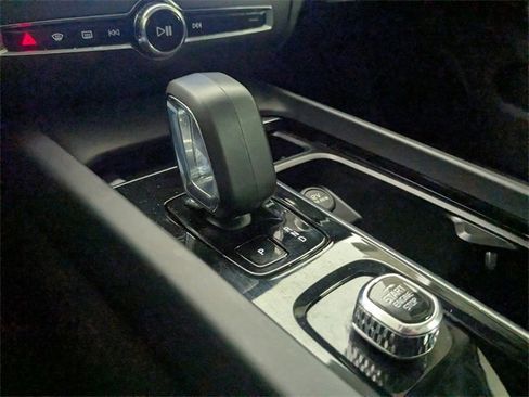 Used 2024 Volvo S60 B5 Plus image 24