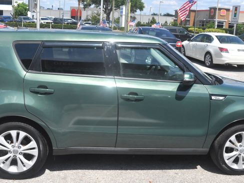 Used 2014 Kia Soul + w/ UVO w/Eservices Package FWD image 11