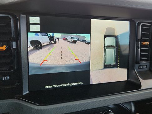 Used 2021 Ford Bronco Badlands image 14