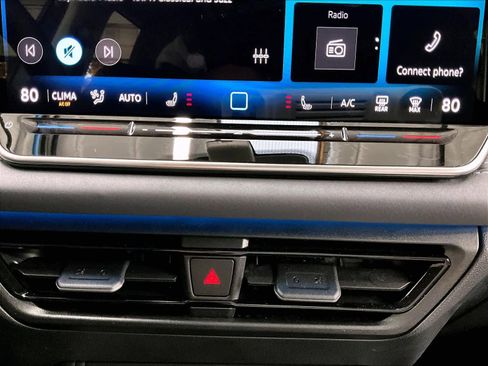 New 2026 Volkswagen Tiguan SE image 21