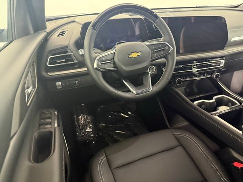 New 2025 Chevrolet Traverse LT w/ Enhanced Driving Package FWD image 18