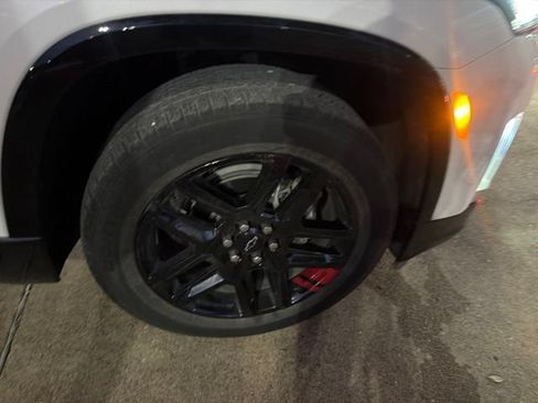Used 2023 Chevrolet Traverse Premier w/ Redline Edition FWD image 15