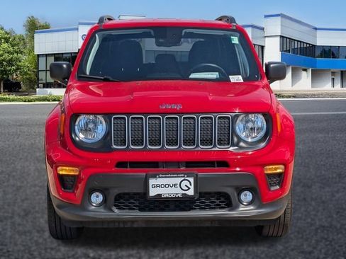 Used 2023 Jeep Renegade Latitude w/ Premium Group AWD/4WD image 8
