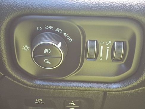Used 2023 RAM 1500 Laramie RWD image 16
