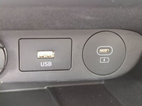 Used 2024 Hyundai Elantra Limited image 22