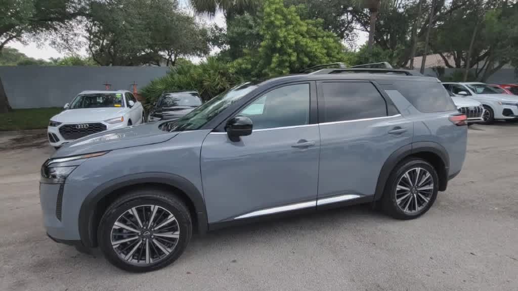 Used 2026 Nissan Pathfinder Platinum FWD image 4