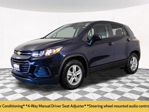 Certified 2022 Chevrolet Trax LS w/ Tint and Cruise Package image 11