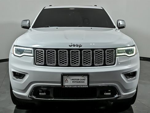 Used 2017 Jeep Grand Cherokee Overland AWD/4WD image 4