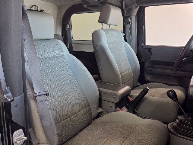 Used 2007 Jeep Wrangler Sahara AWD/4WD image 11