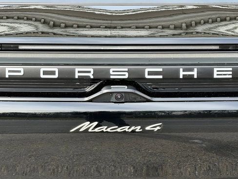 New 2026 Porsche Macan 4 Electric image 26