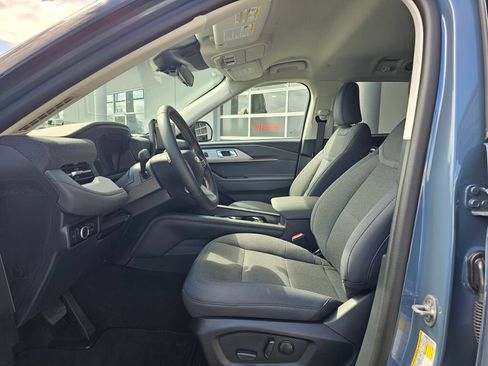 Used 2026 Ford Explorer Active AWD/4WD image 21