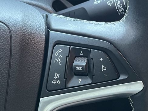 Used 2019 Buick Encore Essence w/ Experience Buick Package image 27