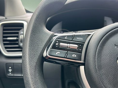 Used 2022 Kia Sportage LX image 17