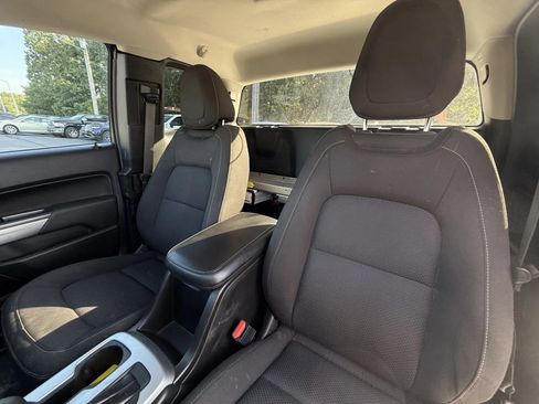 Used 2022 Chevrolet Colorado LT w/ Fleet Safety Package AWD/4WD image 9