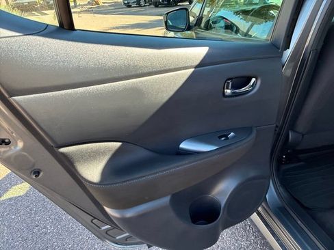 Certified 2025 Nissan Leaf S FWD image 23