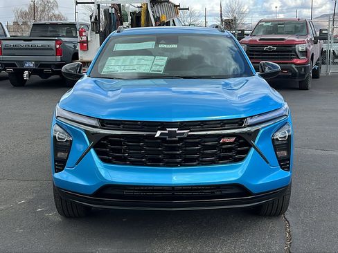 New 2025 Chevrolet Trax RS w/ Driver Confidence Package image 2