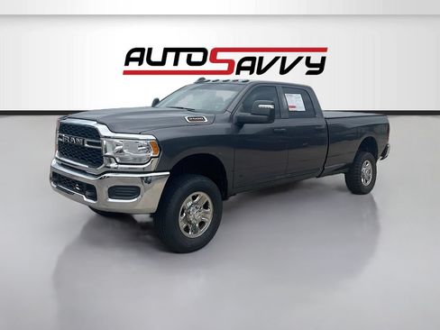 Used 2024 RAM 2500 Tradesman w/ Chrome Appearance Group AWD/4WD image 3