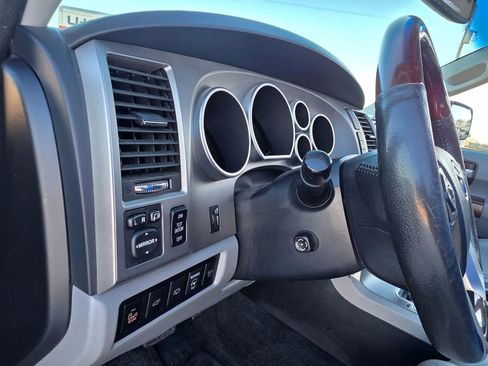 Used 2014 Toyota Sequoia Platinum image 16