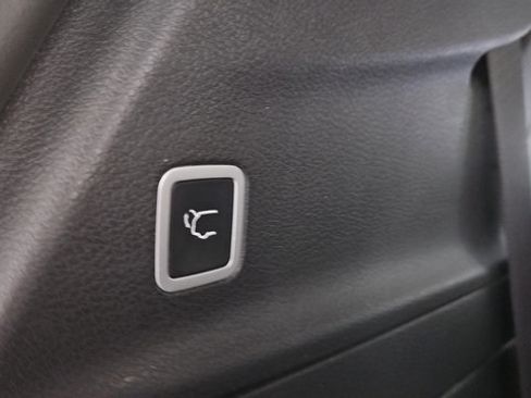 Used 2022 Chrysler Pacifica Touring-L w/ S Appearance Package FWD image 30