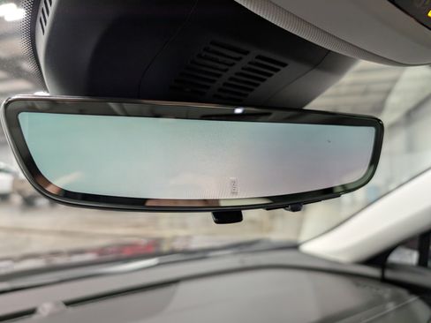 Used 2024 Buick Envision Avenir image 28