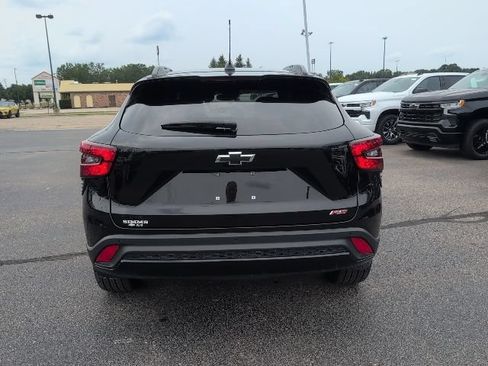 Used 2024 Chevrolet Trax RS w/ Sunroof Package FWD image 5