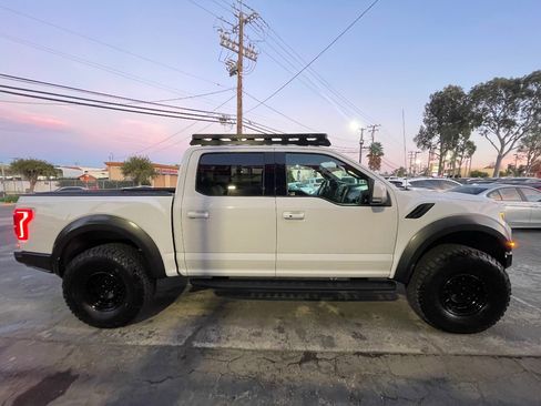 Used 2017 Ford F150 Raptor w/ Equipment Group 802A Luxury image 4