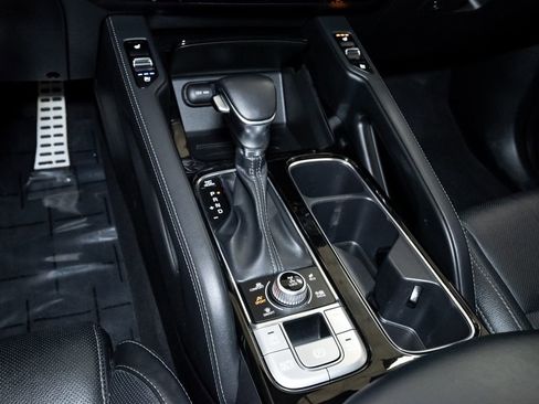 Certified 2021 Kia Telluride SX w/ Nightfall Edition Package AWD/4WD image 23