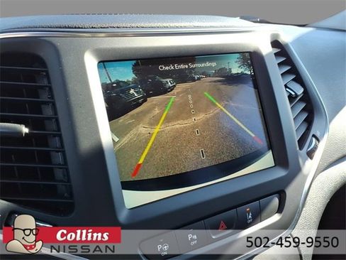 Used 2023 Jeep Cherokee Altitude Lux image 26