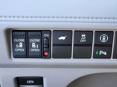 Used 2024 Honda Odyssey Elite image 26