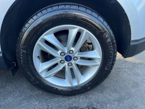 Used 2016 Ford Edge SEL w/ Equipment Group 201A AWD/4WD image 28
