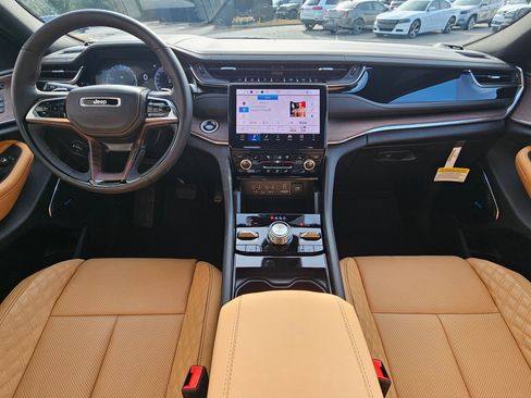 New 2025 Jeep Grand Cherokee Summit w/ Adv Protech Group IV image 9