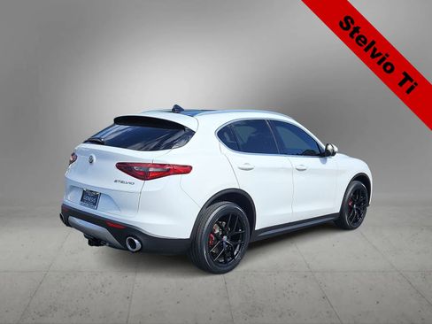 Used 2019 Alfa Romeo Stelvio Ti AWD/4WD image 8