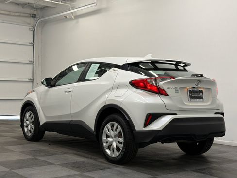 Used 2021 Toyota C-HR LE image 5