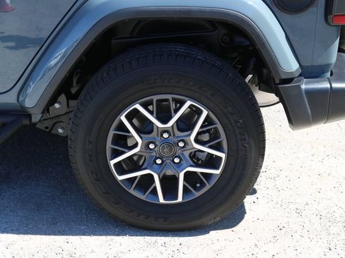 Used 2026 Jeep Wrangler Unlimited Sahara w/ Safety Group AWD/4WD image 9
