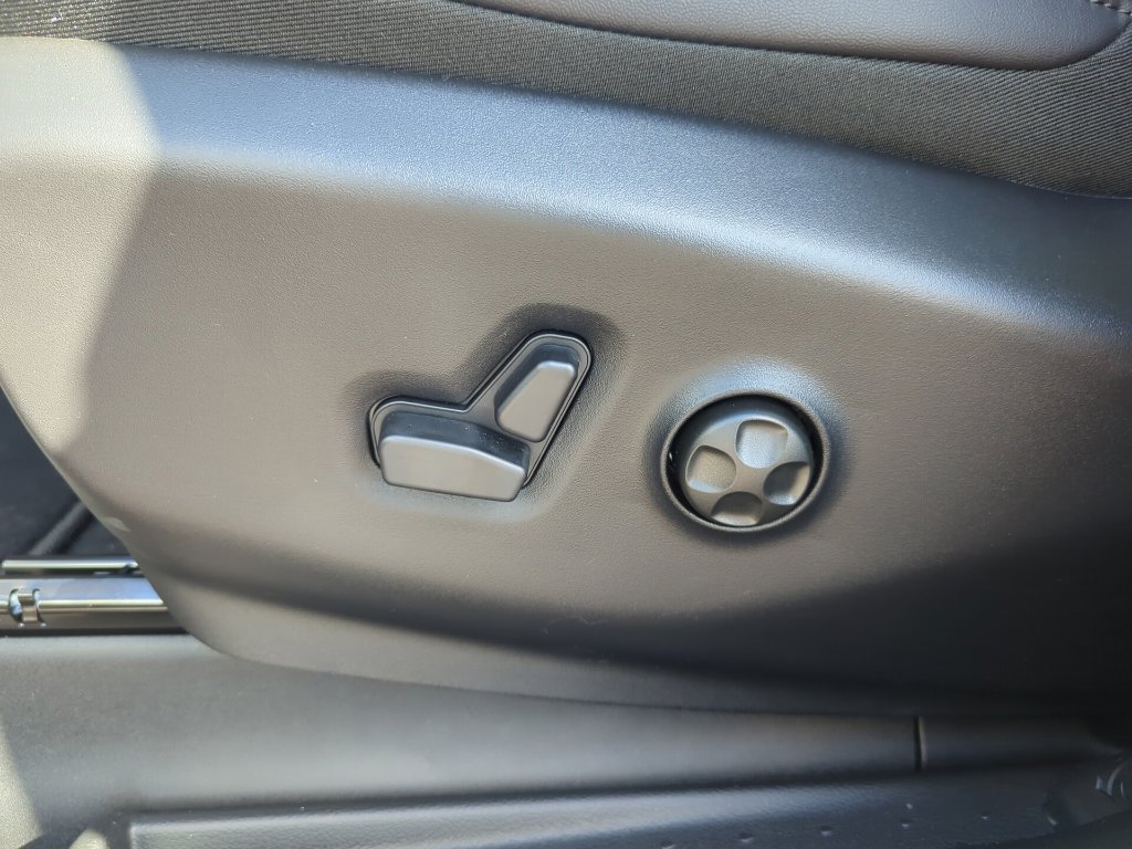 New 2027 Chrysler Pacifica Select AWD/4WD image 36